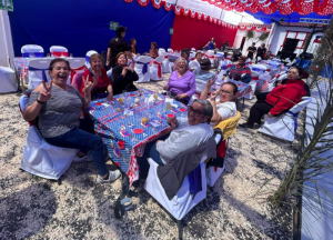 Adultos mayores del programa Vínculos disfrutan de fiesta dieciochera