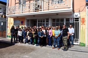 Con visita de párvulos Aymaras inauguran Mural en Iquique