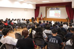 Estudiantes del Liceo de Huara participan en taller de prevención contra el ciberacoso