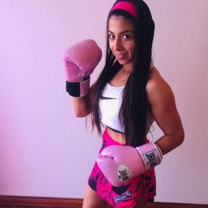 Boxeadora iquiqueña debutará como profesional en Santiago