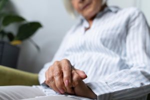 Parkinson: Primeros síntomas y recomendaciones para el día a día.