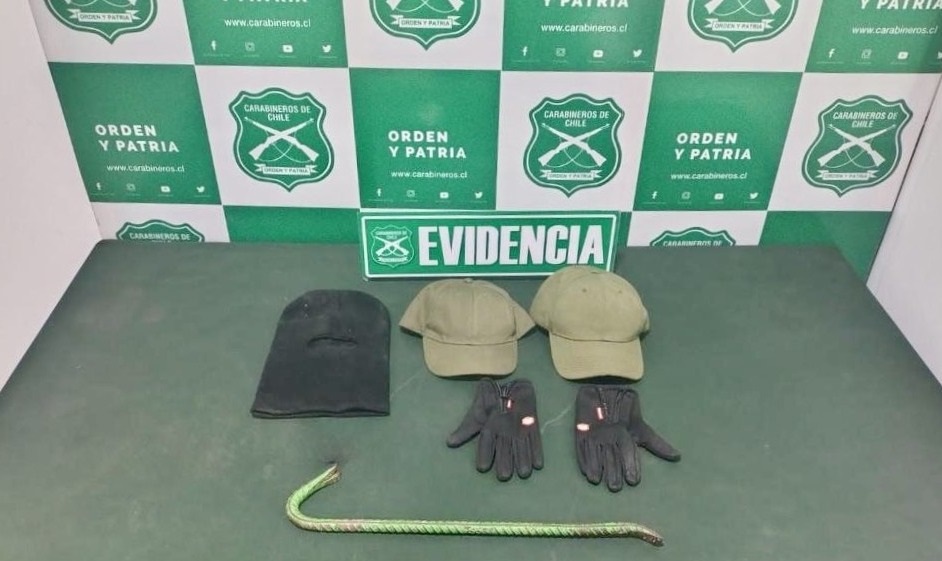 Carabineros Detiene A Tres Individuos Que Portaban Elementos Para ...