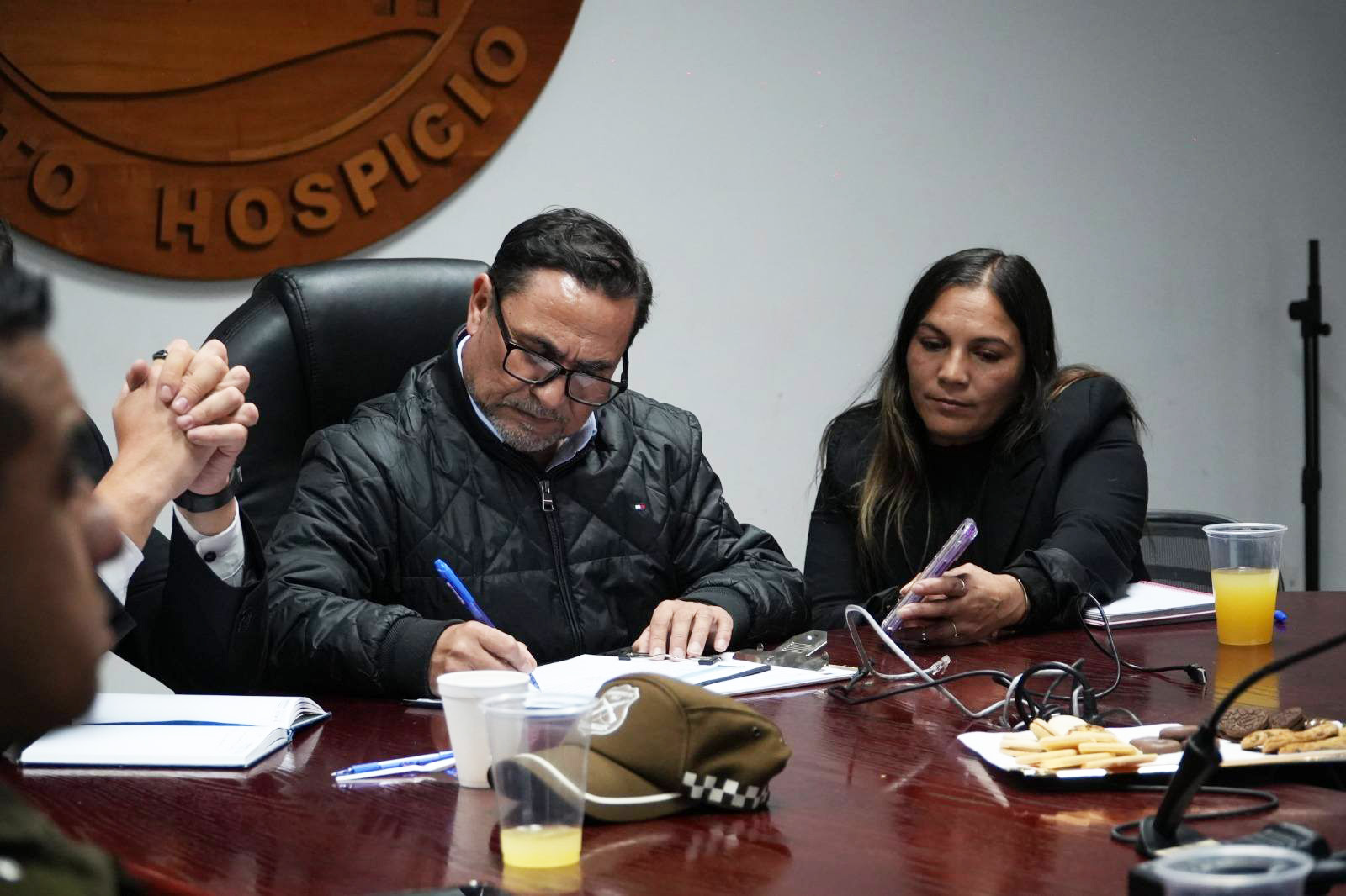 Alcalde Patricio Ferreira impulsa actualización del Plan de Reducción de Riesgo de Desastres en Alto Hospicio